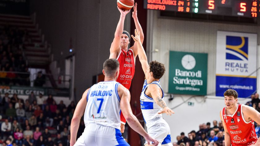 Maverick Rowan Sassari Pistoia 77-75 (foto Ciamillo)