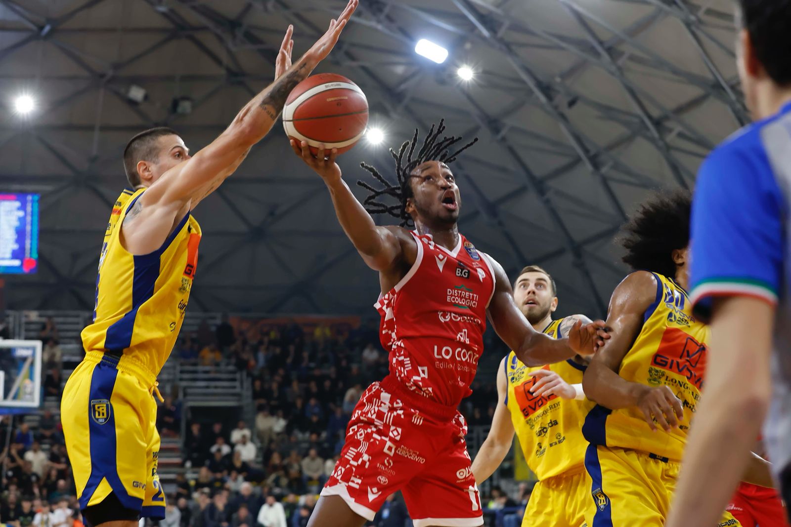 Michael Forrest Scafati-Estra Pistoia 107-102 (foto Ciamillo Castoria)