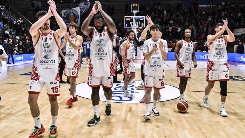 saluto finale pistoia brescia