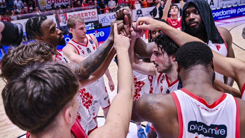 estra pistoia cremona saluto finale alla Serie A