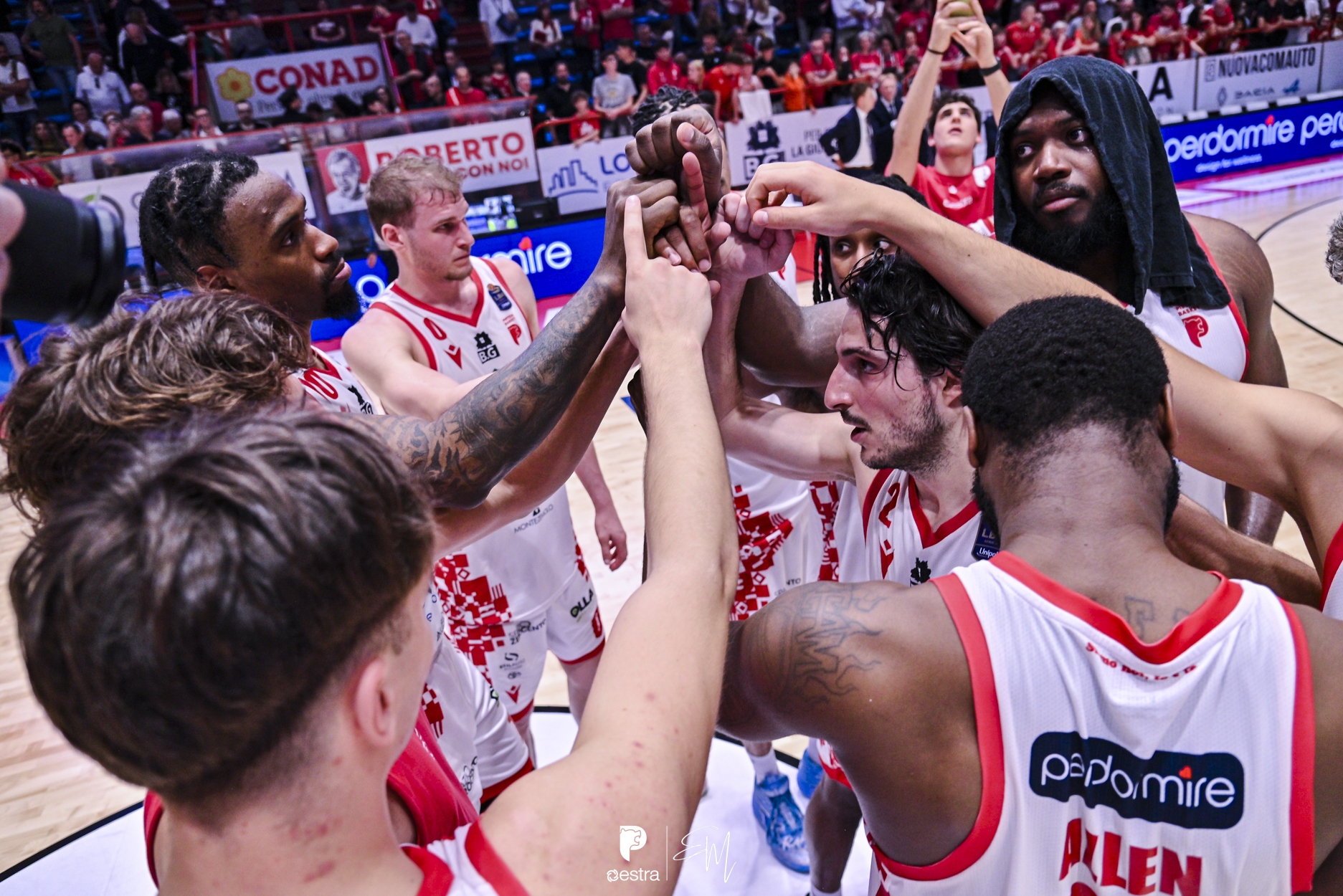 estra pistoia cremona saluto finale alla Serie A