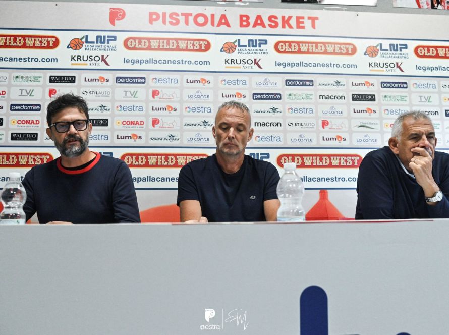 conferenza tre giorni a canestro con andrea trinchieri