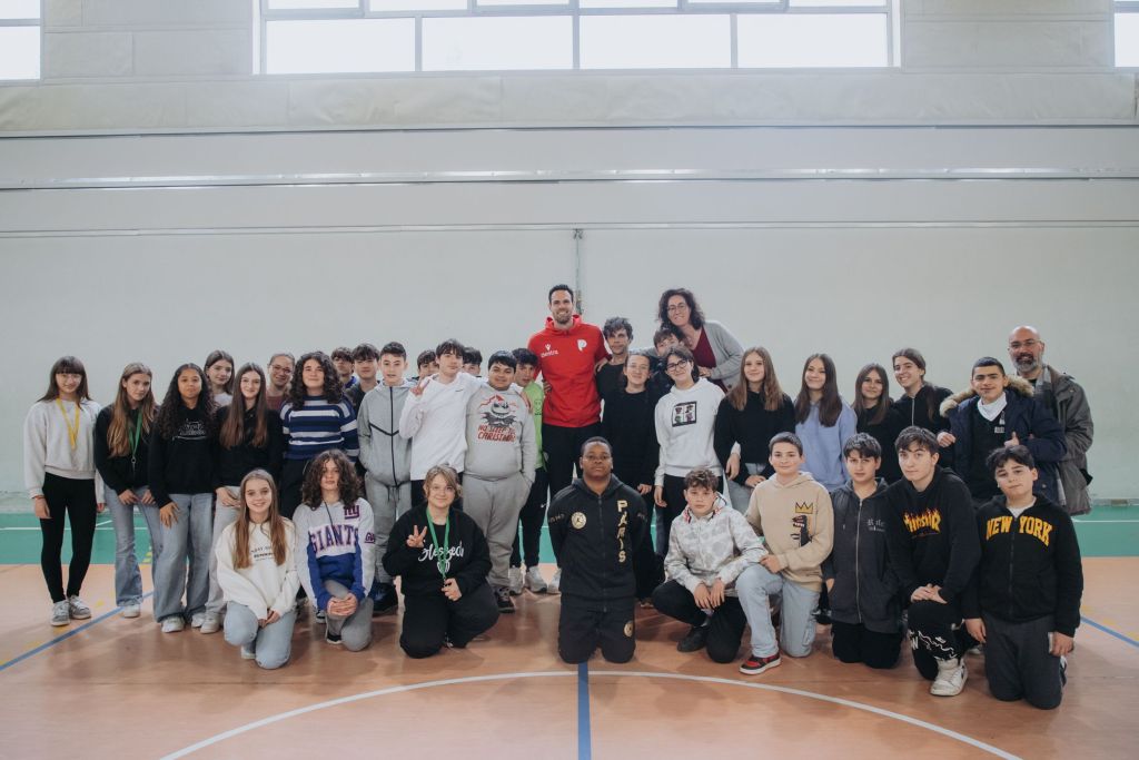 Visita di Simone Zanotti alla scuola media &ldquo;Leonardo da Vinci&rdquo;