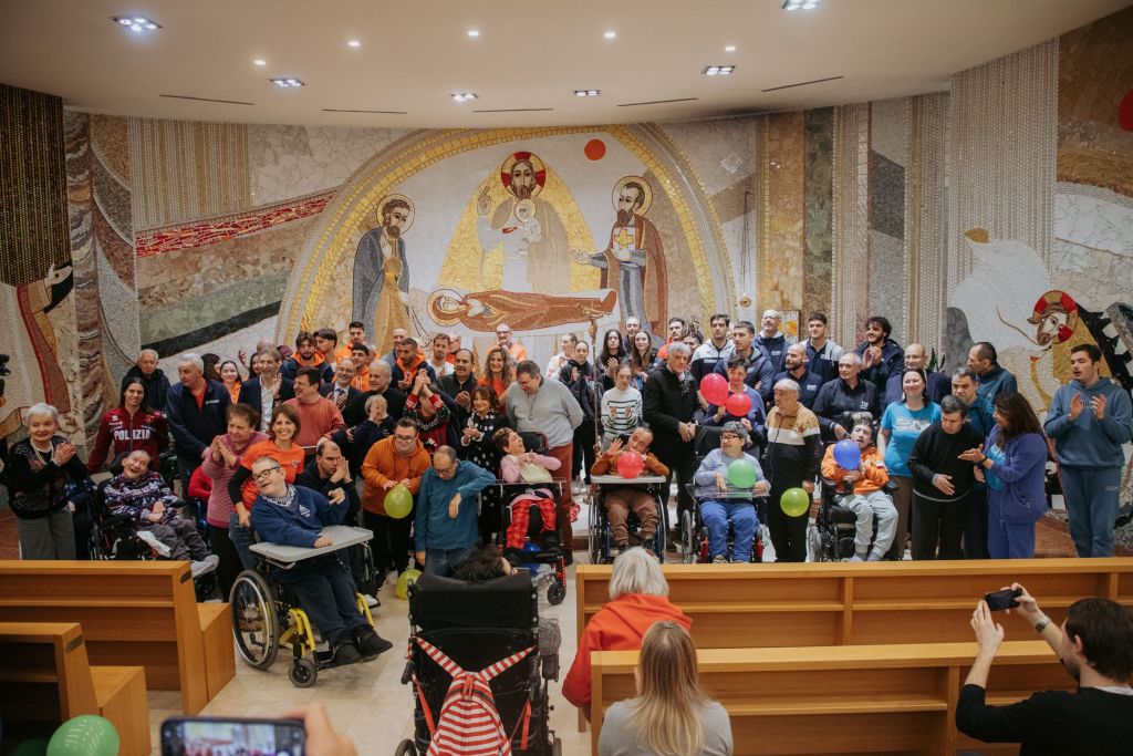 auguri Natale Fondazione Maic